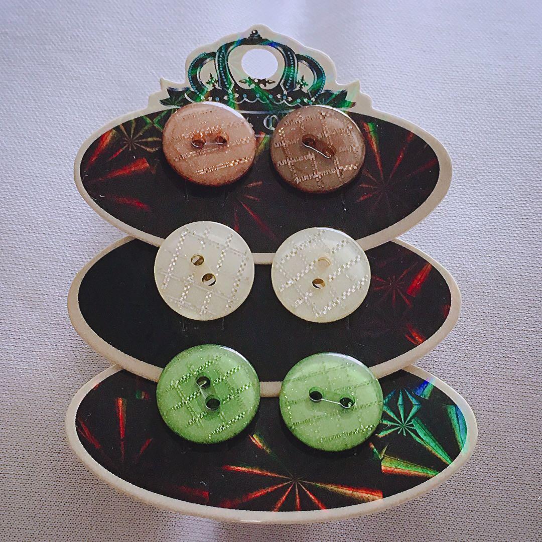 Button Earstuds (Category: Earrings) located in Singapore. Submitted by feedmecandy (Listing ID 221340790, Image 1). Description: 🔵 Cute :3 ⚫️ All 3 for $5 🔴 Selling as I no longer wear ear studs.