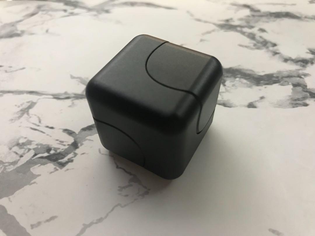 fidget spinner/cube (Category: Board Games & Puzzles) located in Quezon City. Submitted by shandre10 (Listing ID 163264986, Image 2). Description: i don’t know how to describe it but it’s like a spinner in a form of a cube (: CHECK BIO FOR DETAILS!.