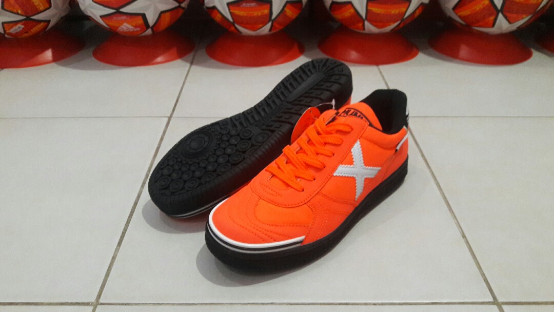 kasut futsal original