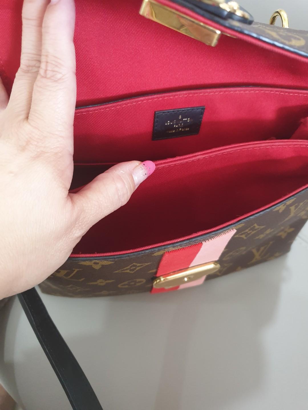 Túi xách Louis Vuitton Georges BB siêu cấp màu đen size 27.5 cm