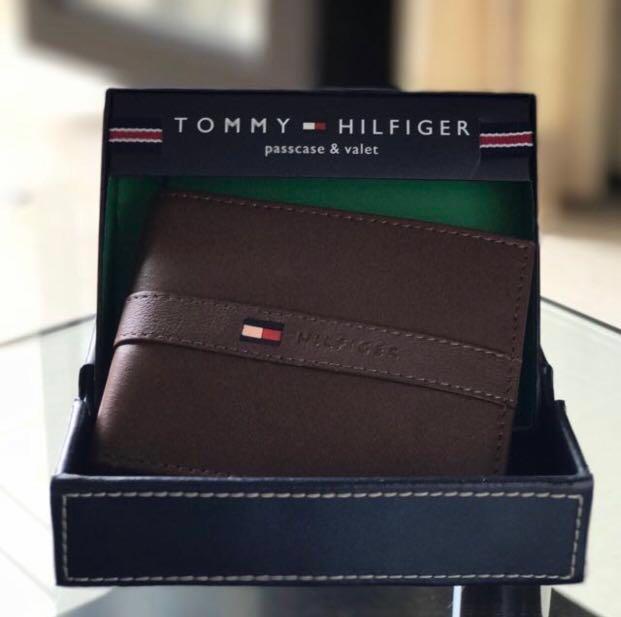 tommy hilfiger men's ranger leather passcase wallet