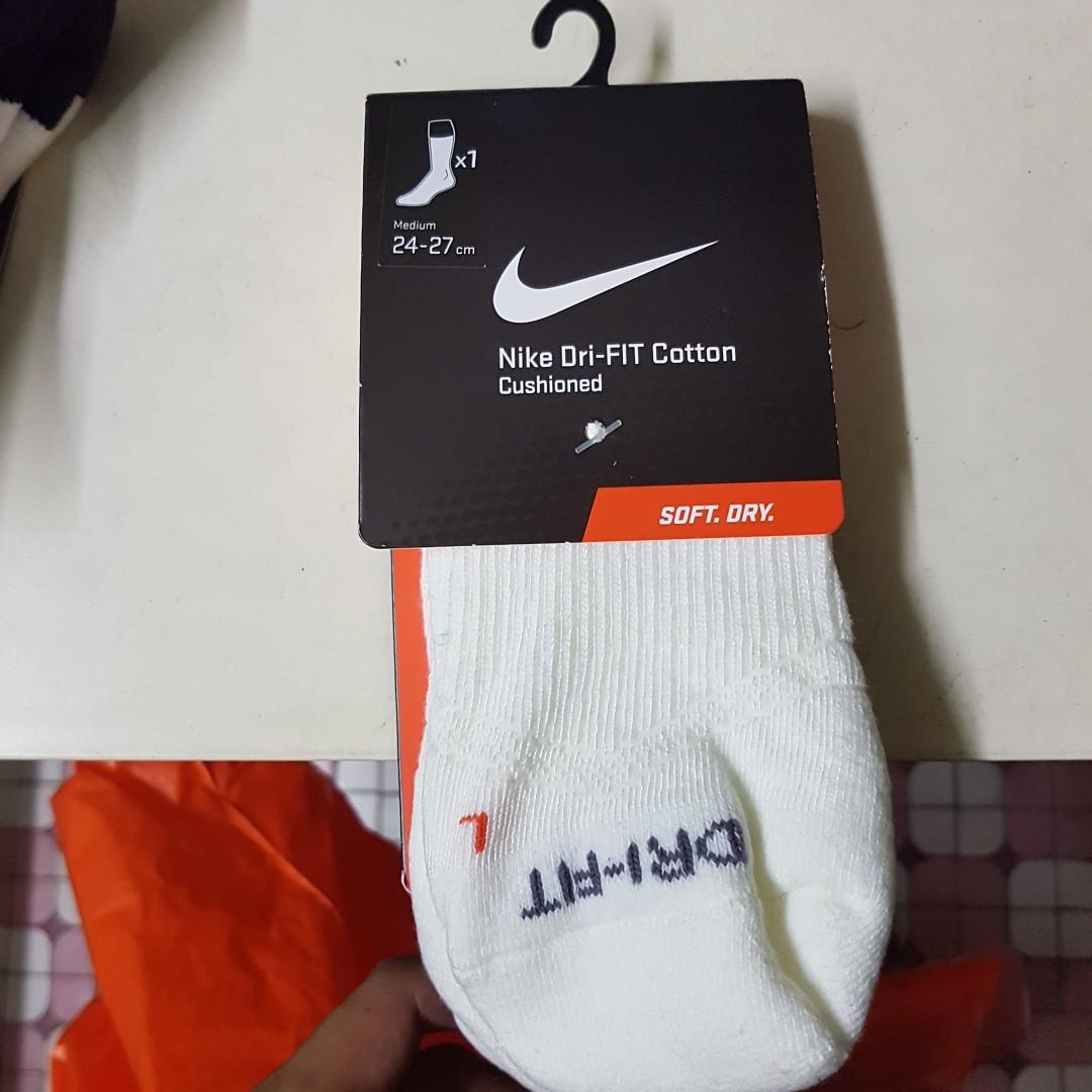 medium length nike socks