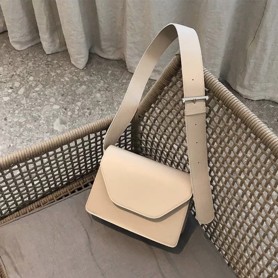 Sling bag deals with thick strap