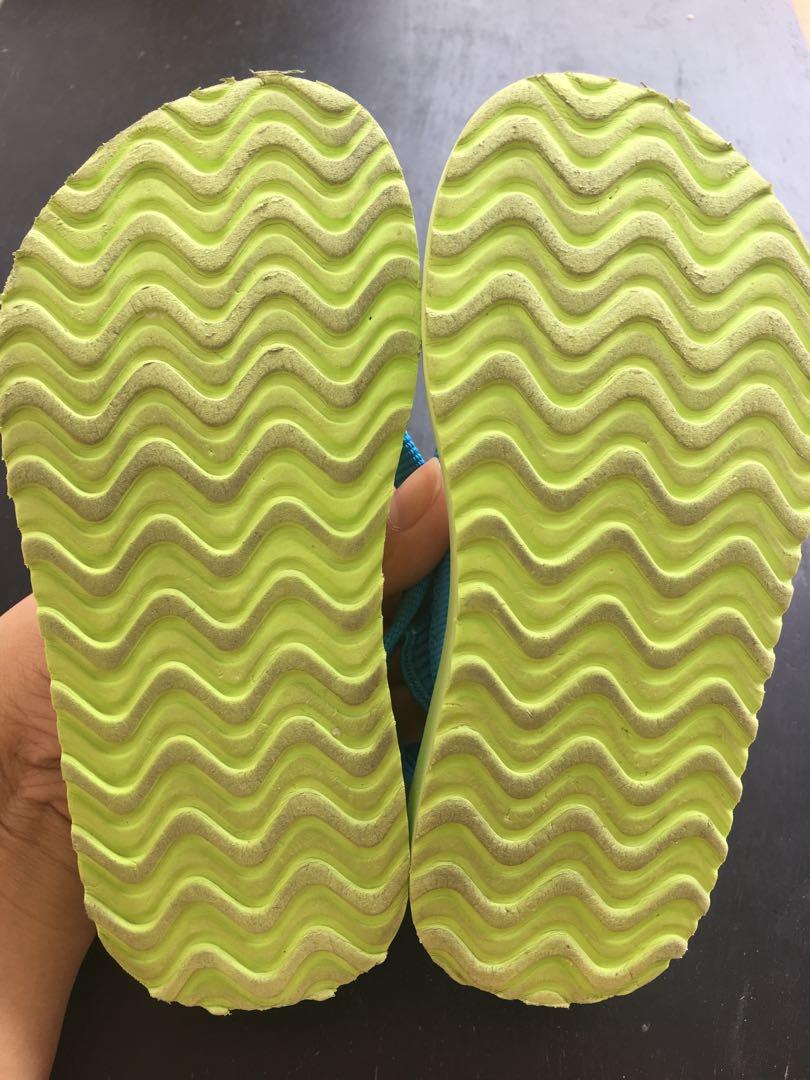 Speedo Rubber Slippers, Babies & Kids, Baby Nursery & Kids Furniture