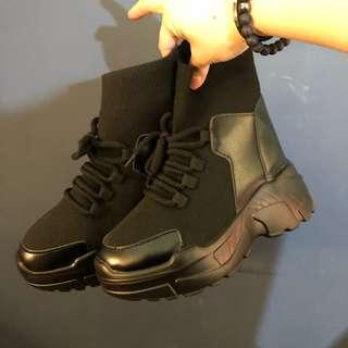 ‼️沒錢俗俗賣‼️黑色厚底老爹鞋 增高