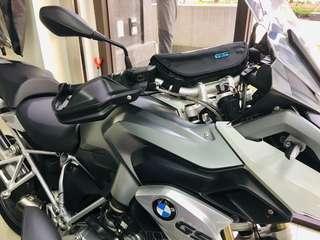 [ 出售 ]  霸氣機車手把包💕 觸控手機袋 (附側背帶)