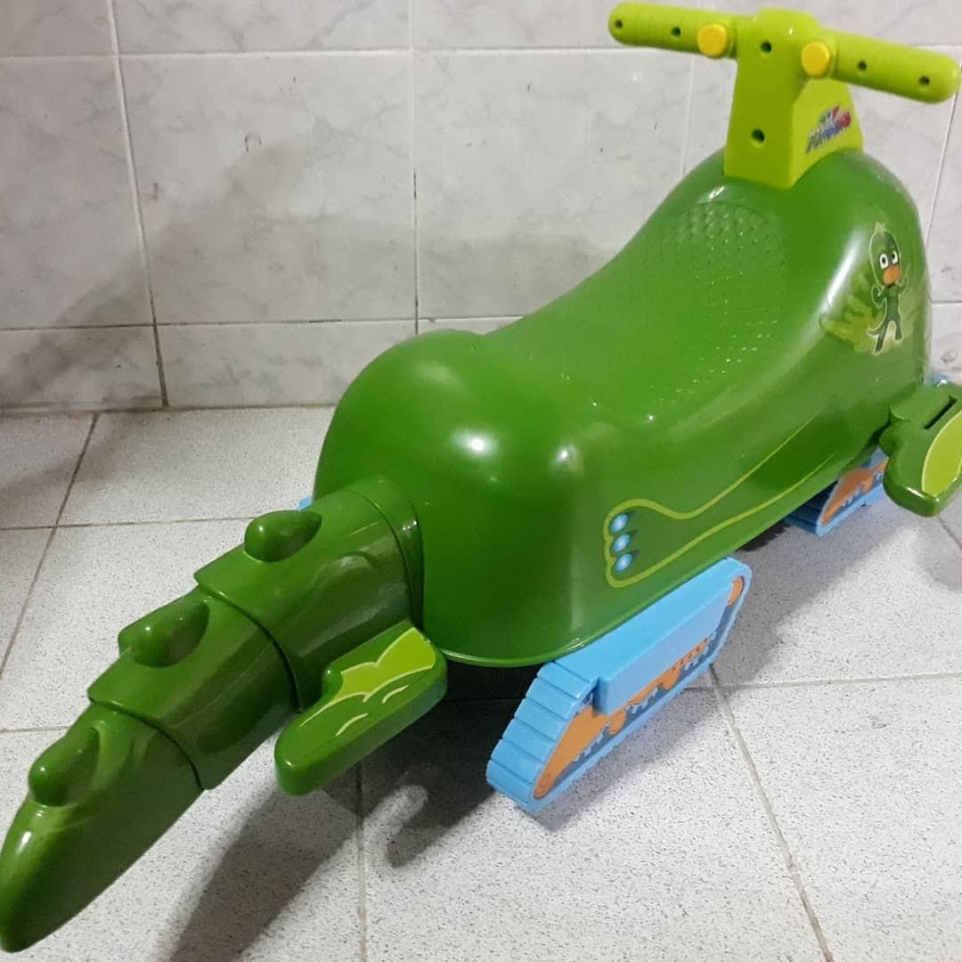 Gekko mobile ride on store