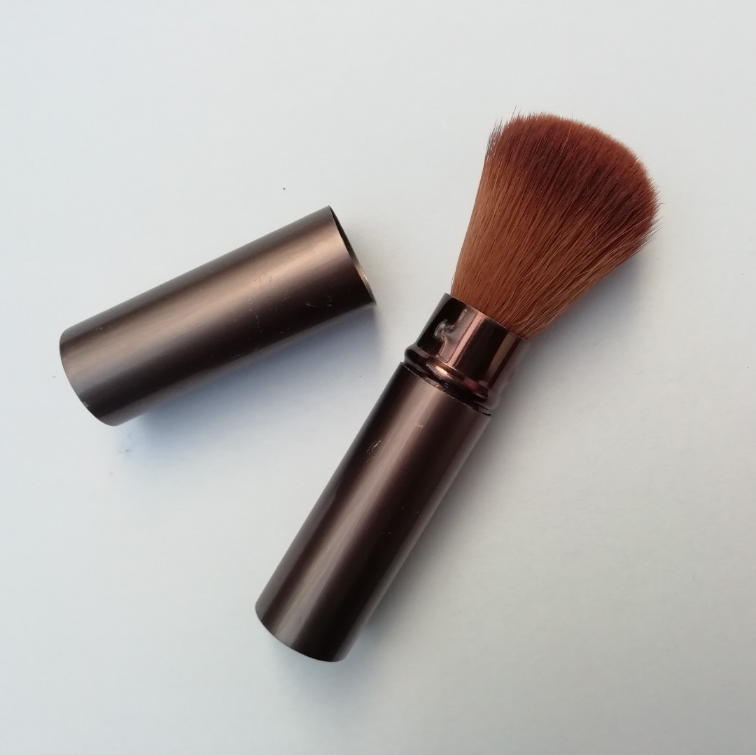 Nichido Retractable blush brush, Beauty & Personal Care, Face, Makeup