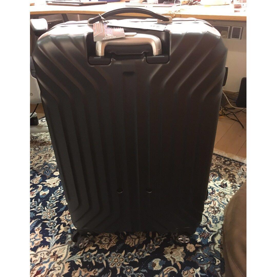 Samsonite Tru Frame Matt Graphite Suitcase/Luggage Spinner, Hobbies ...
