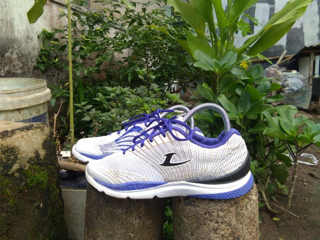 sepatu sport running original
