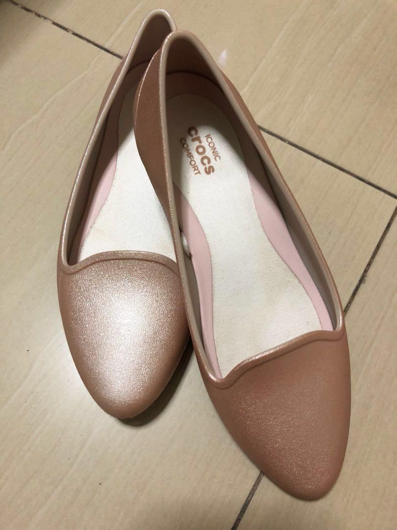 Metallic rose discount gold crocs