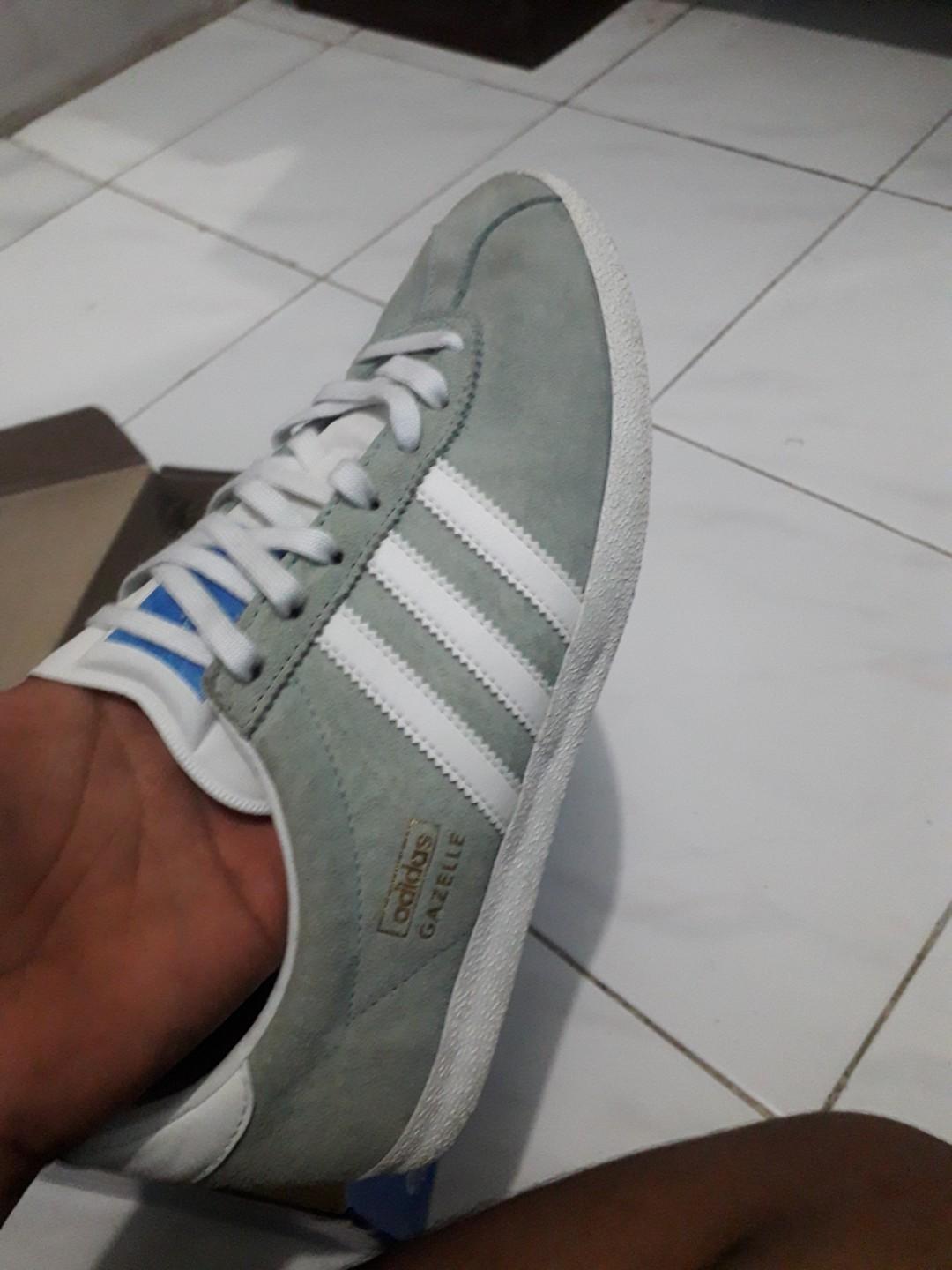 Adidas gazelle og Fesyen Pria Sepatu Sneakers di Carousell