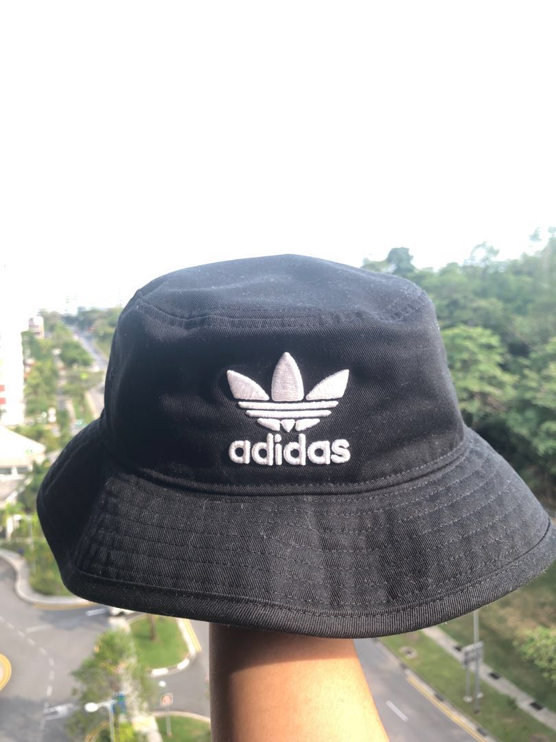 trefoil bucket hat