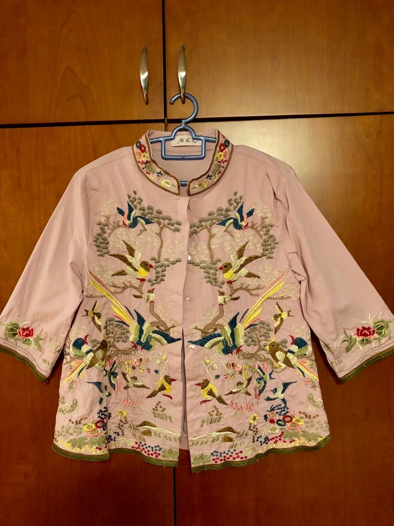 Exquisite Chinese embroidery 
