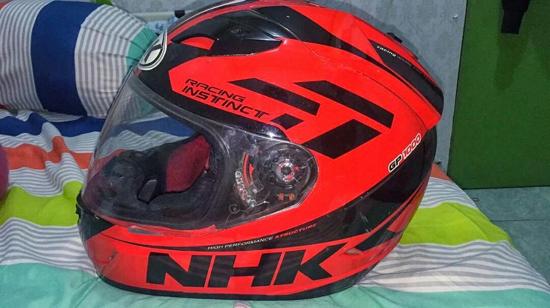Helm nhk full face 2025 merah