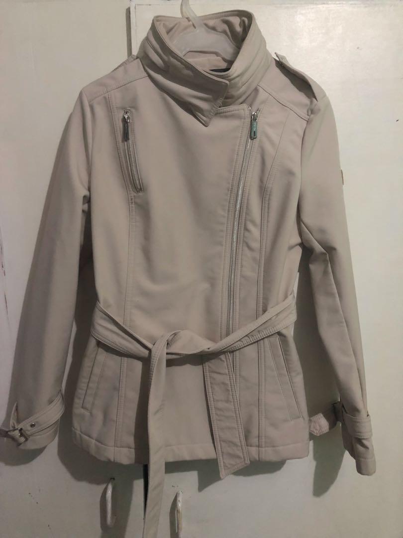 Kenneth Cole Trench Coat (Category: Coats, Jackets and Outerwear) located in Mandaluyong City. Submitted by samthings711 (Listing ID 220862915, Image 1). Description: Selling My Coat Bought in US Used once in HK Mejo may mga stain pero pwede po pa dry clean nyo nalang .