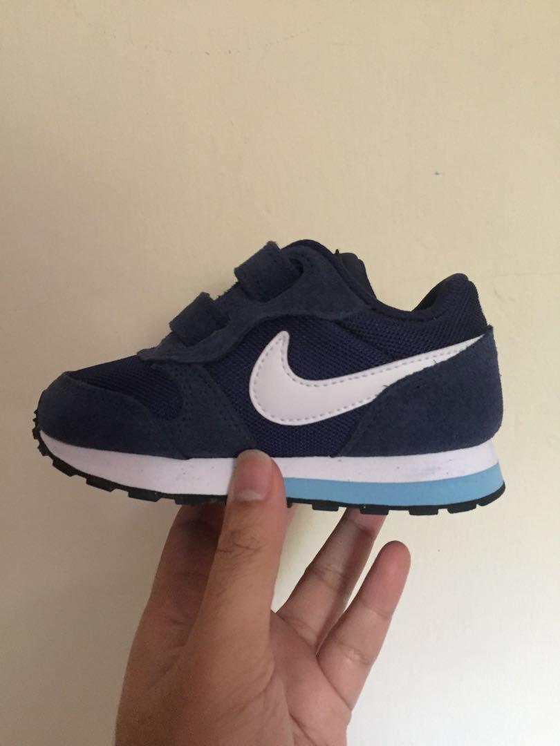 nike md runner 2 velcro