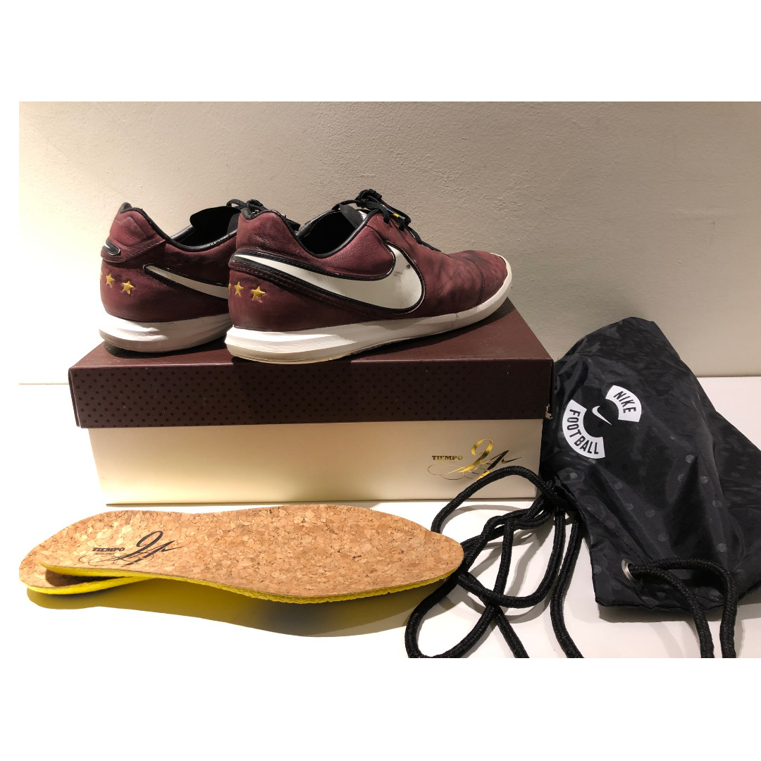brindis Asumir escarabajo FUTSAL Nike TiempoX Pirlo Proximo SE IC (FUTSAL SHOE), Sports Equipment,  Sports & Games, Racket & Ball Sports on Carousell