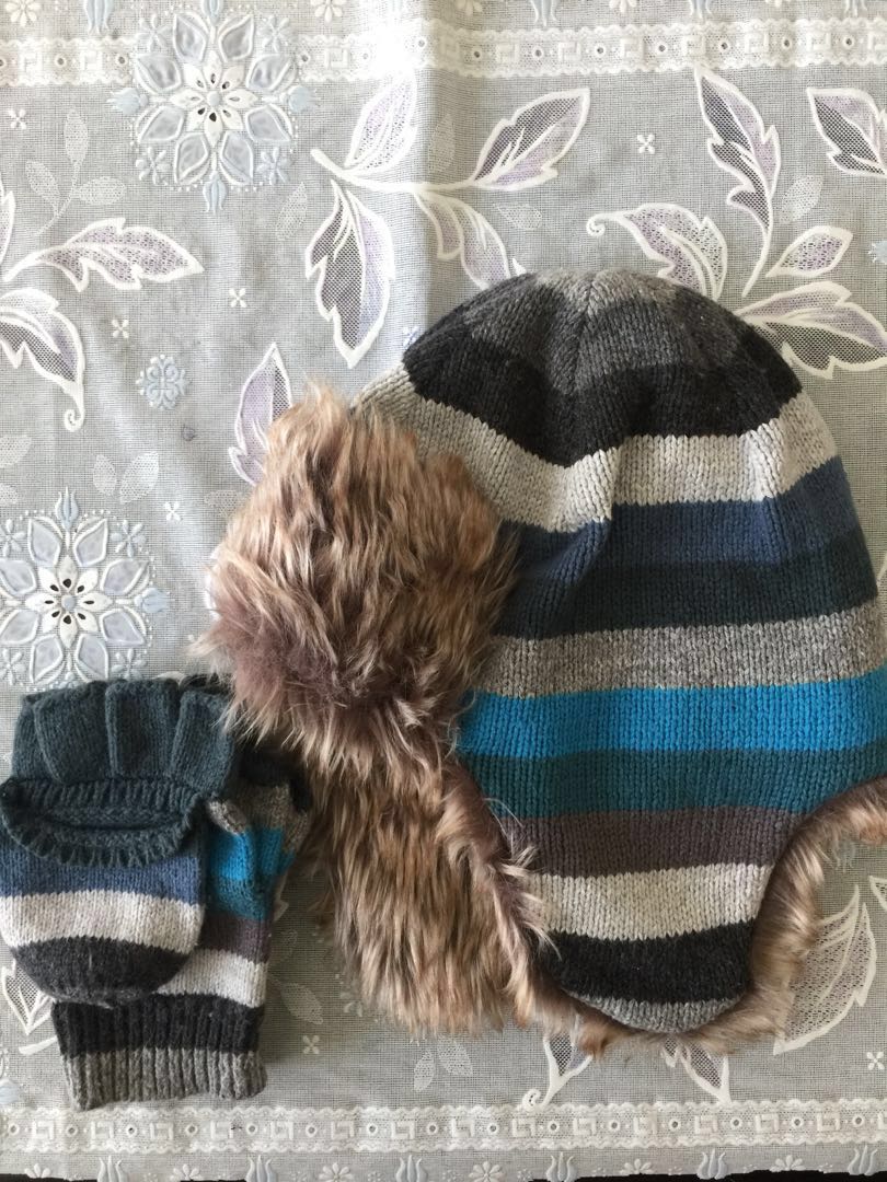 boys hat and mittens