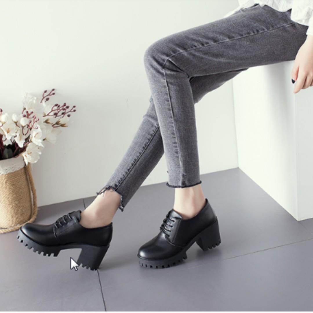 Low cut lace up boots Clearance