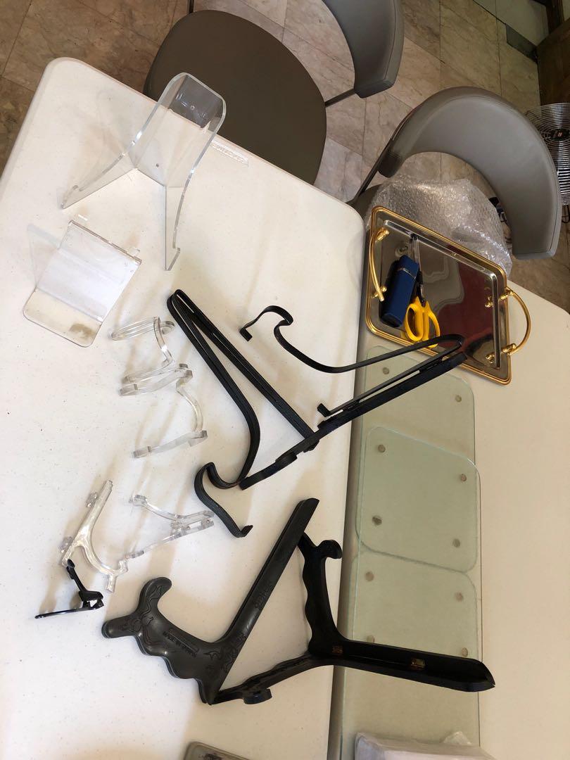 11pcs assorted frame stands (Category: Soil & Fertilisers) located in Pasig City. Submitted by seconds4pas (Listing ID 221787085, Image 1). Description: 2 pcs made of iron 3 pcs made of plastic 6 pcs acrylic Decluttering House cleaning .