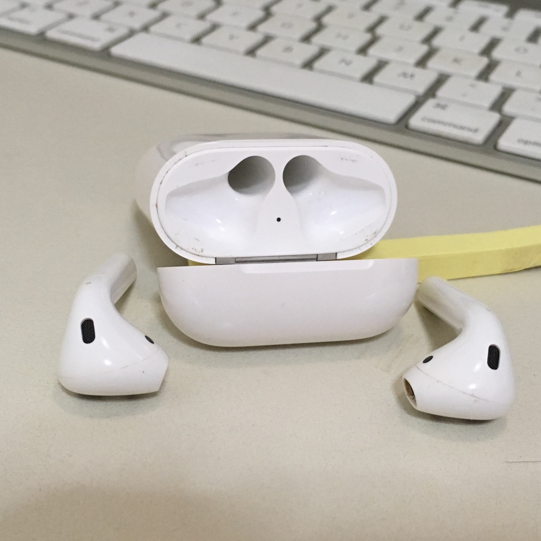 Apple AirPods 1st Gen (Warranty Ends 01 July 2019), Computers & Tech