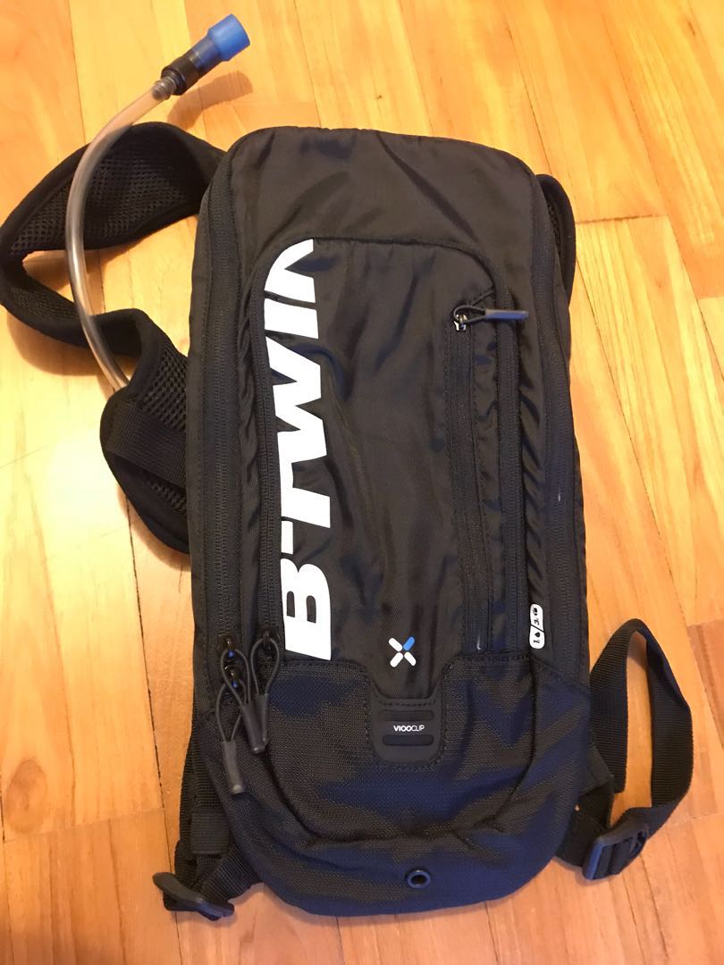 Btwin hydration pack outlet
