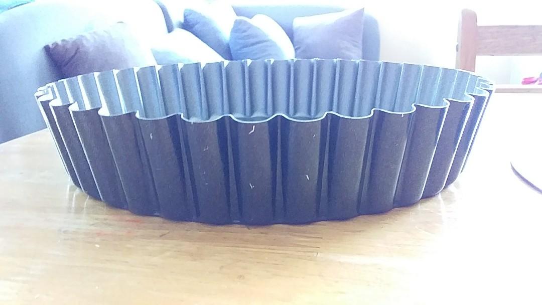 Cake or Pie Pan Round (Category: Bakeware) located in Manila. Submitted by PickClickShip (Listing ID 221781340, Image 3). Description: Cake or Pie Round Pan fluted A quality round baking pan good for pies and cake. - non-stick body - loose base - thick metal material - dimension: buttom : 9" / top 9.5" / H 1.8" - heavy duty - Australian made.