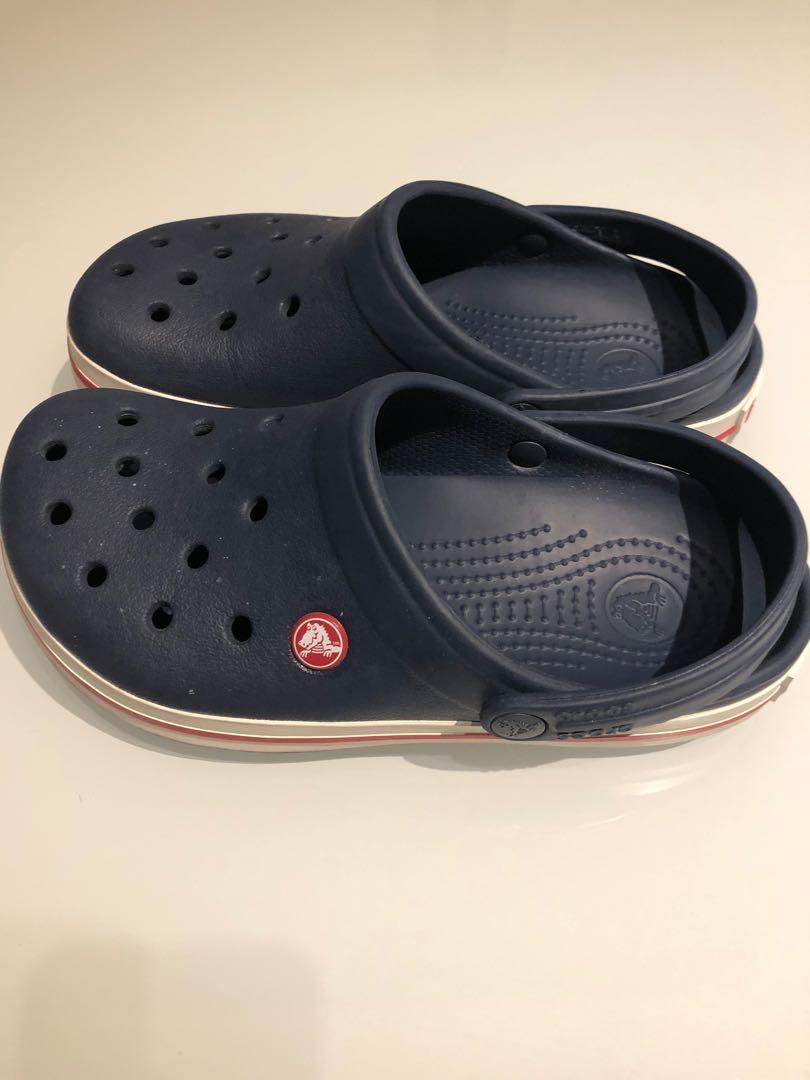 crocs shoes nearby
