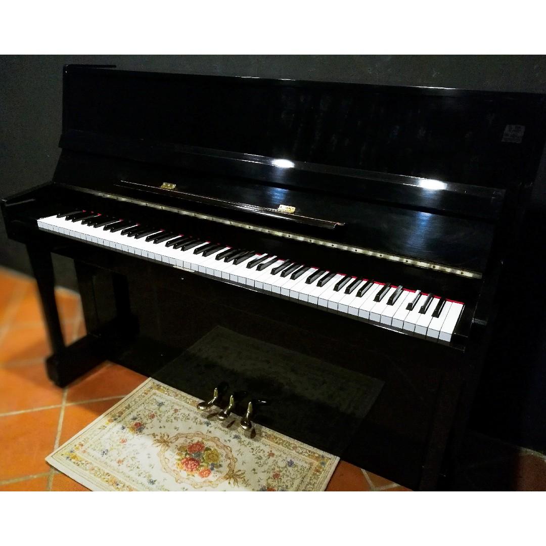 C.Steinbert Piano
