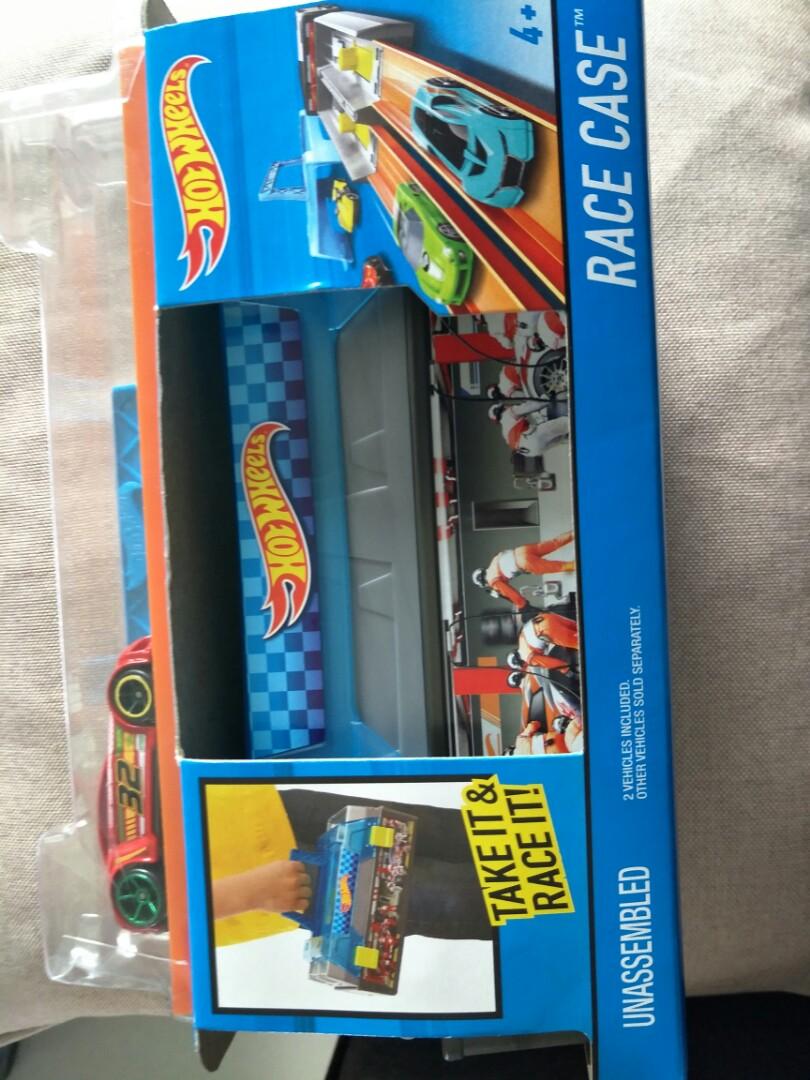 hot wheels store and race case