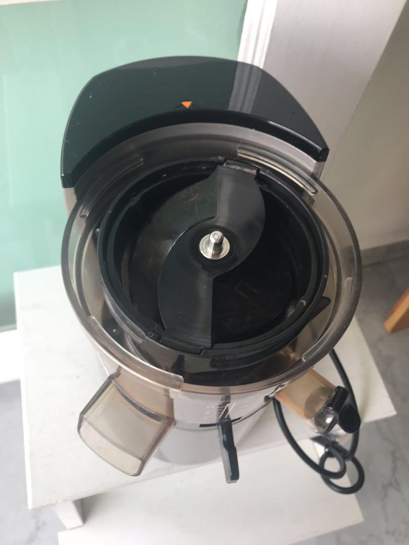 Hurom Slow Juicer Korea Made HH Series DBG11, TV & Home Appliances