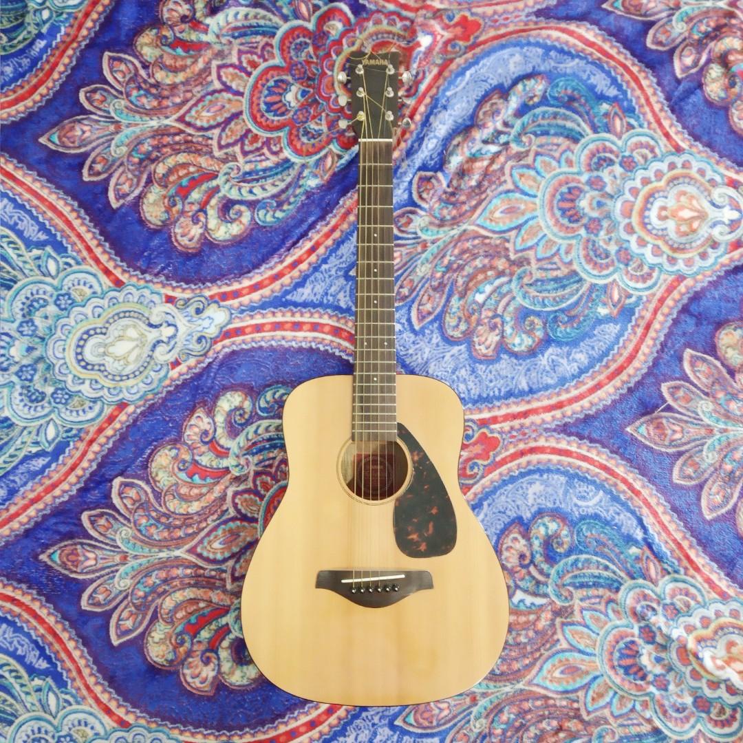 Mini Gitar Akustik Yamaha FG Junior JR2S plus GigBag, Musik ...