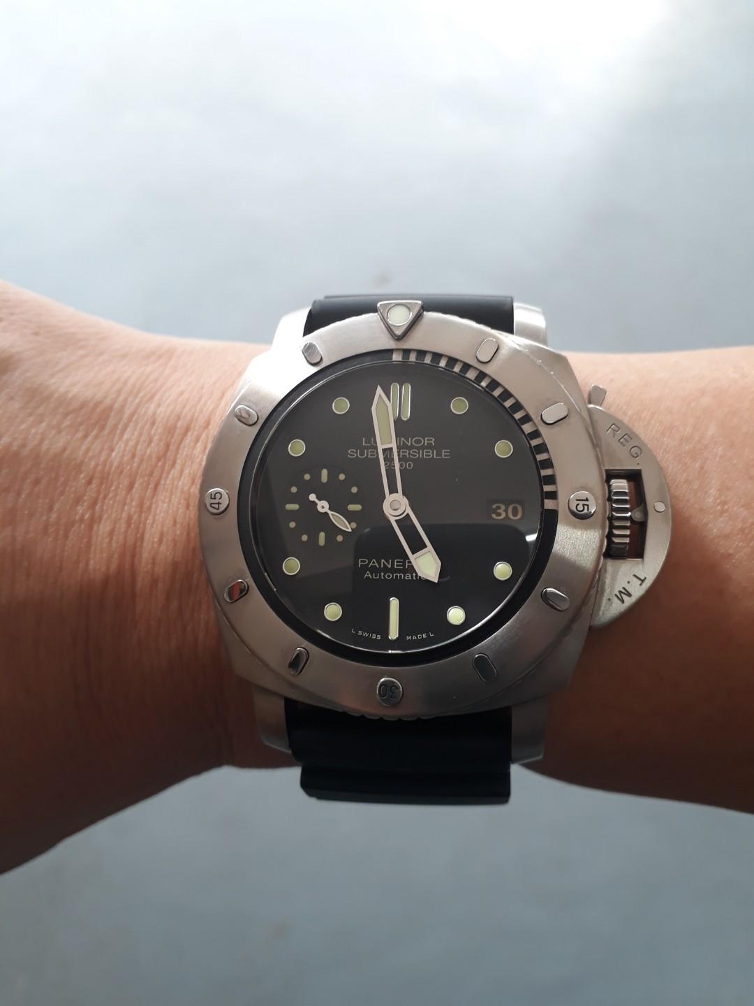 PAM 364 Submersible Special Edition Luxury Watches on Carousell