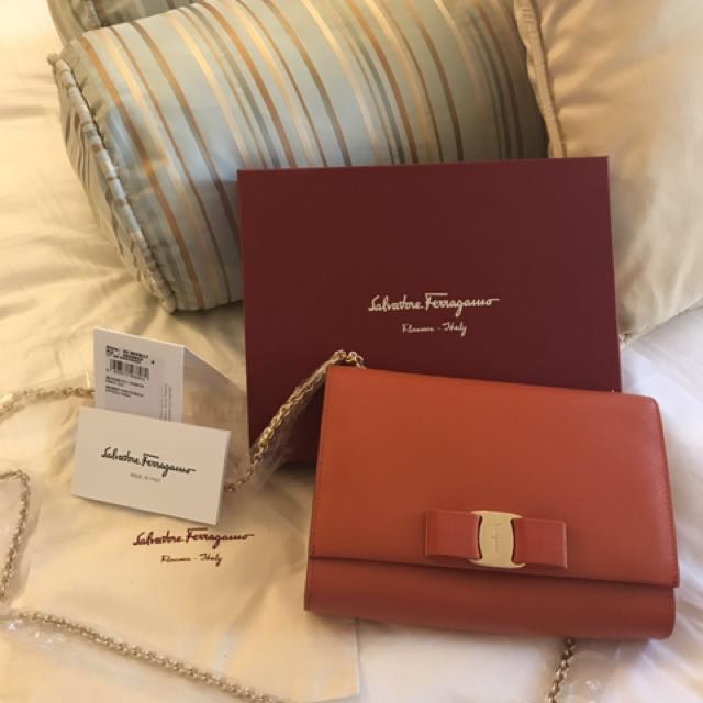 Salvatore ferragamo discount vara mini bag