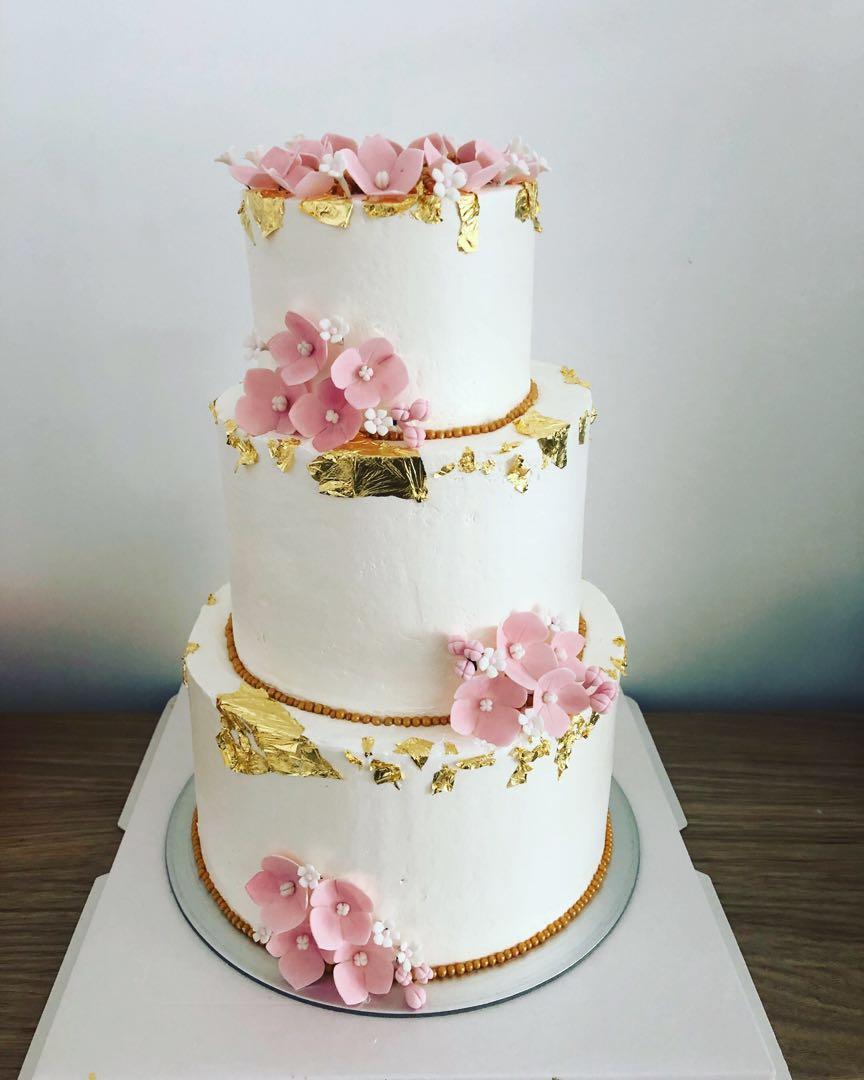 3 Tier Wedding Cake Food Drinks Baked Goods On Carousell