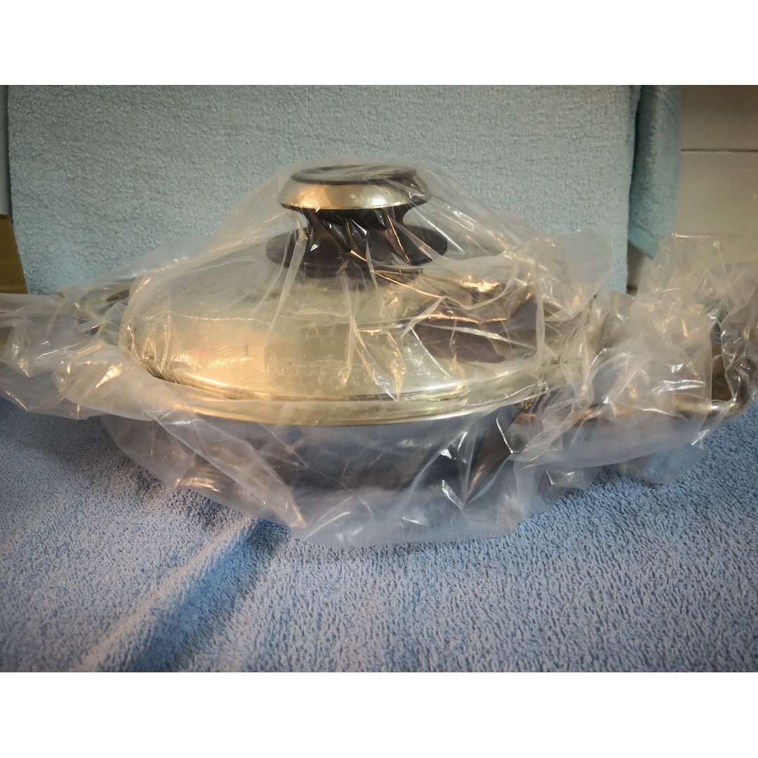 AMC 24cm Third Generation. BNIB, Waterless Cooking. International