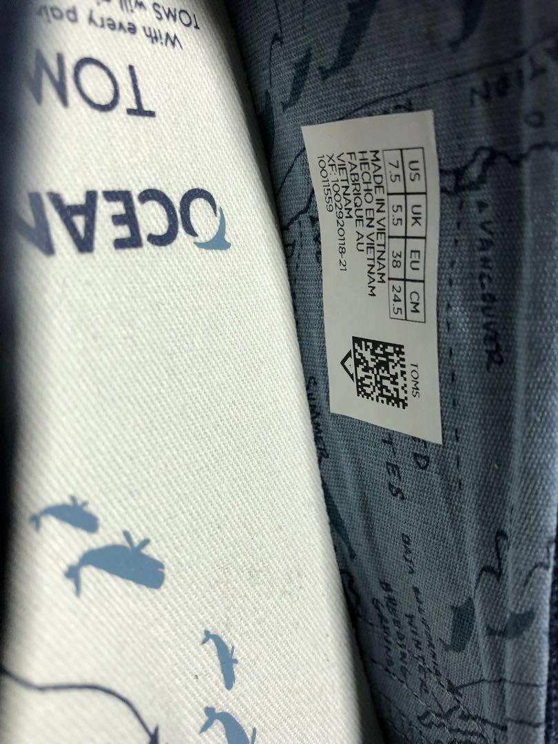 Oceana washed canvas 2025 embroidered whales women's classics