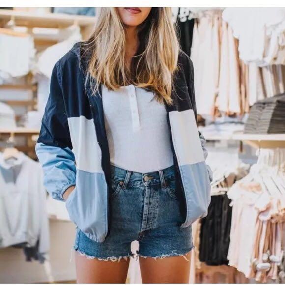 Brandy Melville Krissy Windbreaker Women s Fashion Coats Jackets and Outerwear on Carousell