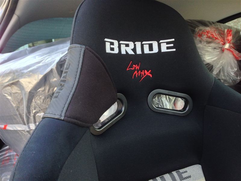 Bride seat belt protector best sale