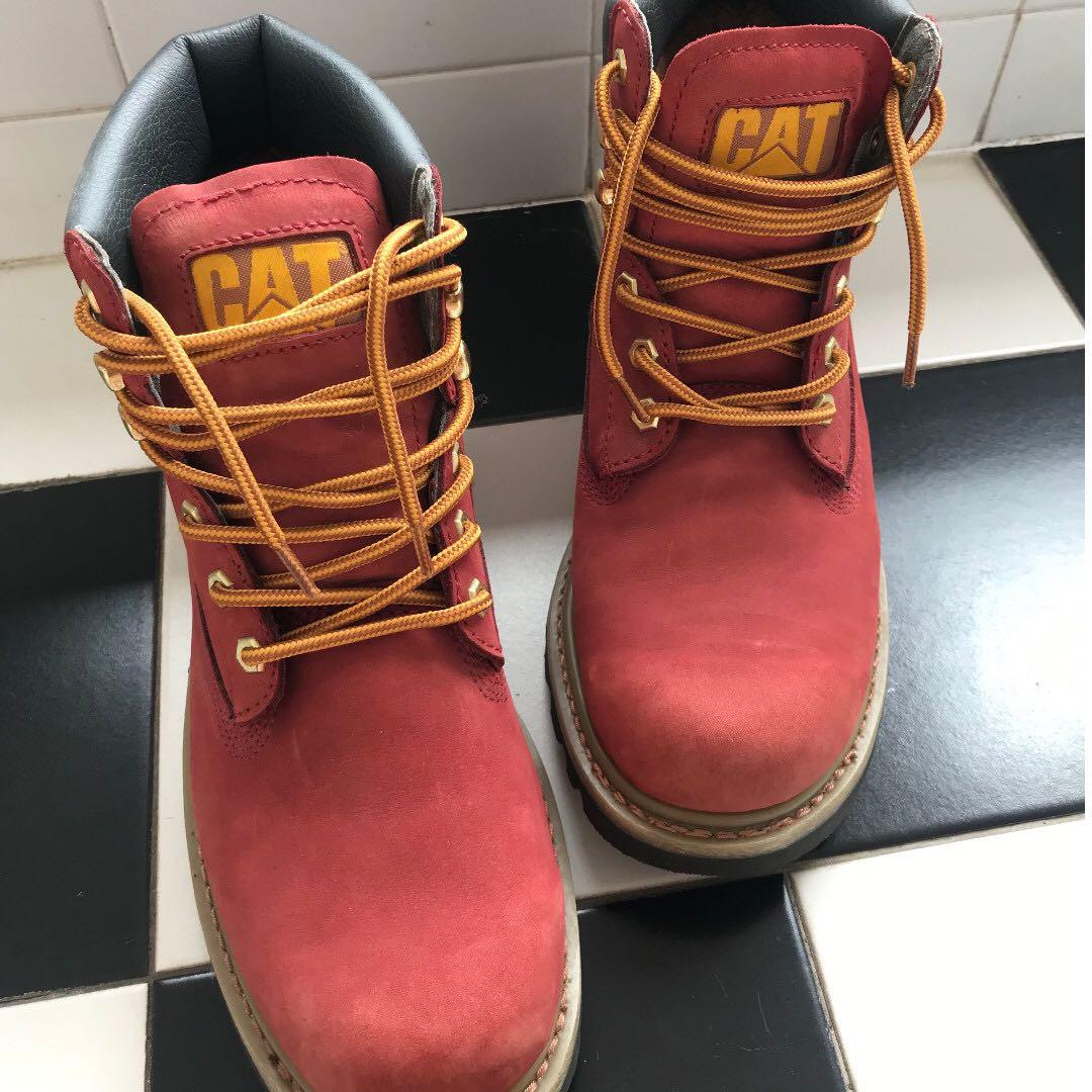 Red caterpillar hotsell boots