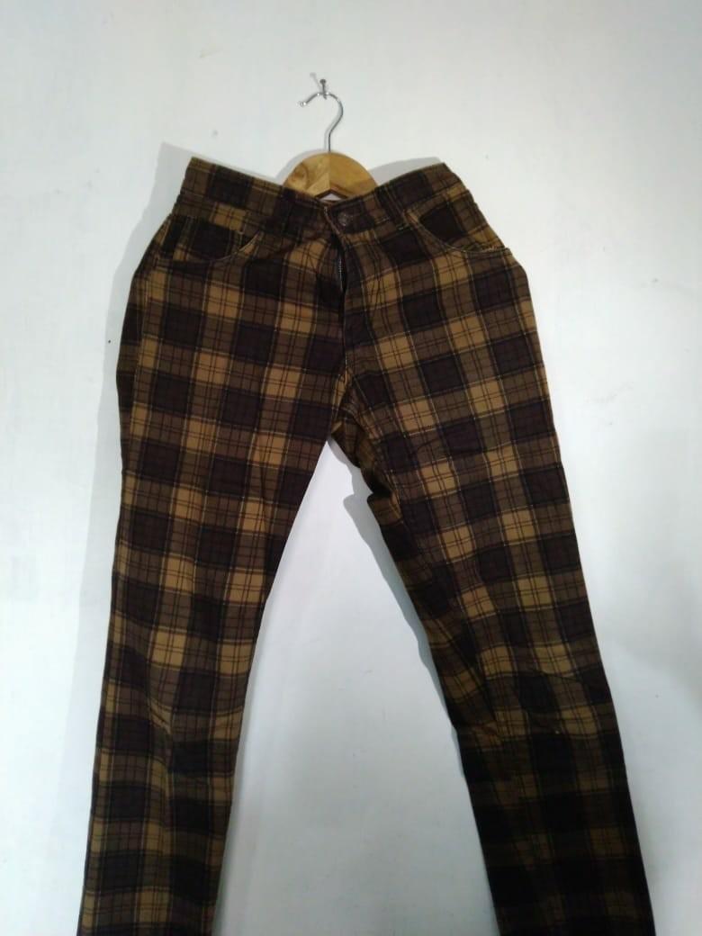 Celana Kotak Kotak Cowok Men S Fashion Men S Clothes Bottoms On Carousell
