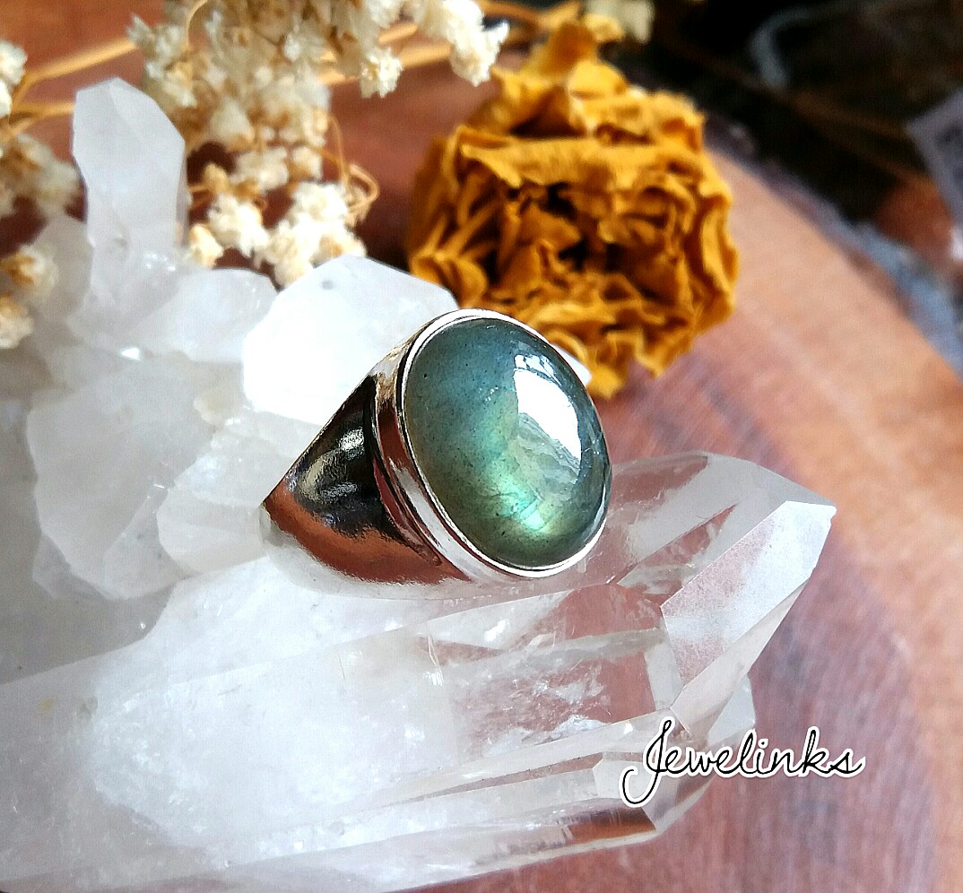 Charming Labradorite Men Ring Size 8 1 2 Us 17 Asia Set In 925 Sterling Silver Men S Fashion Accessories Others On Carousell