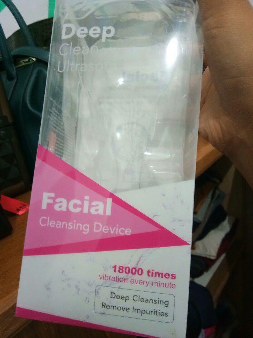 Face brush miniso, Kesehatan & Kecantikan, Kulit, Sabun & Tubuh di Carousell