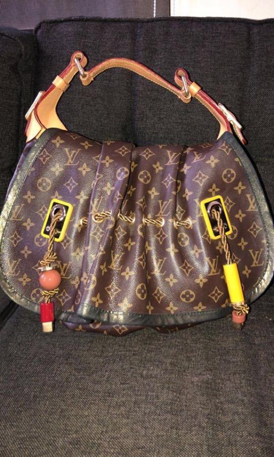 Louis Vuitton, Bags, Louis Vuitton Gm Monogram Kalahari Handbag Madonna