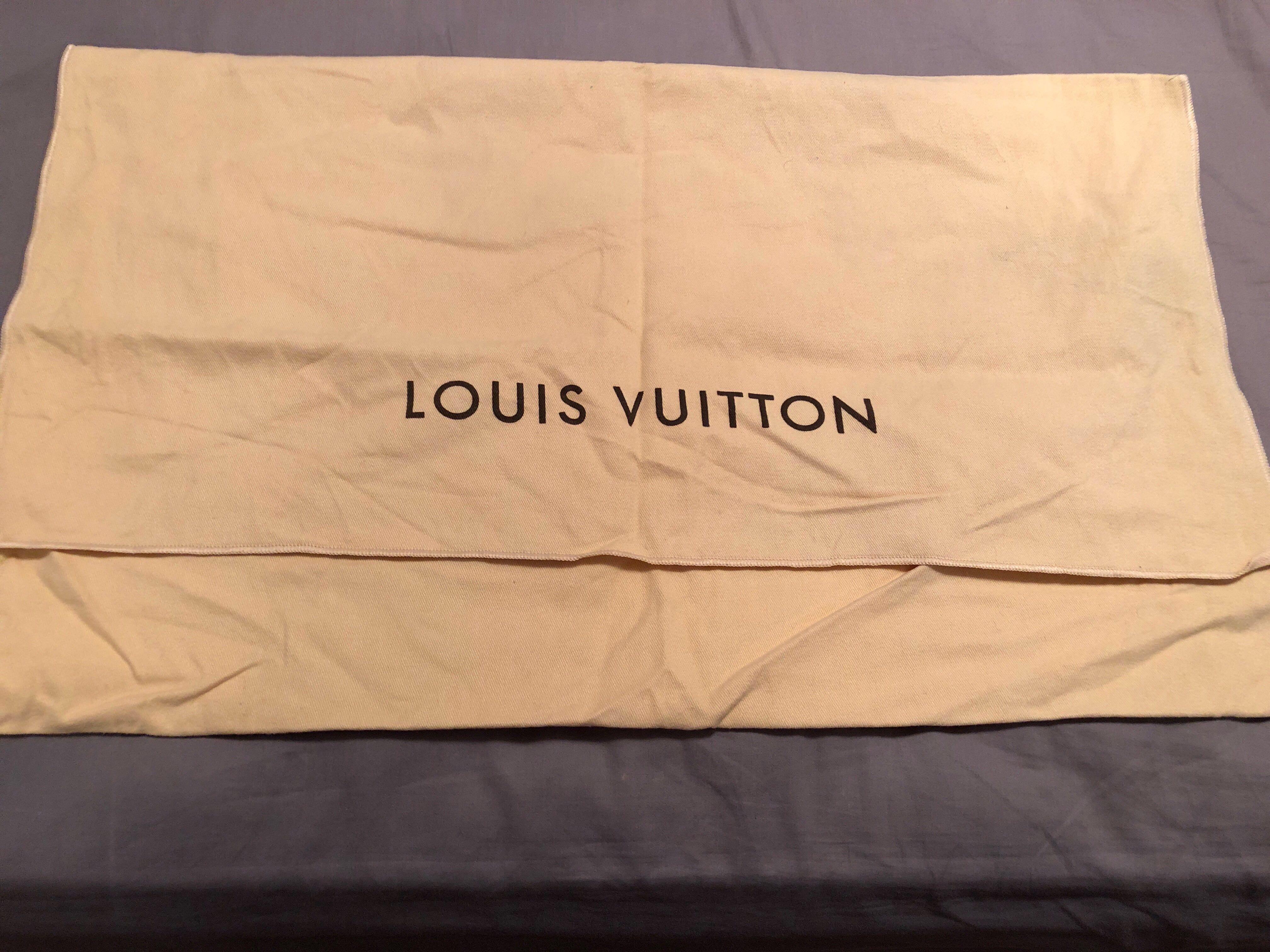 Louis Vuitton dust bag (shoe) - Original, Luxury, Bags & Wallets on  Carousell