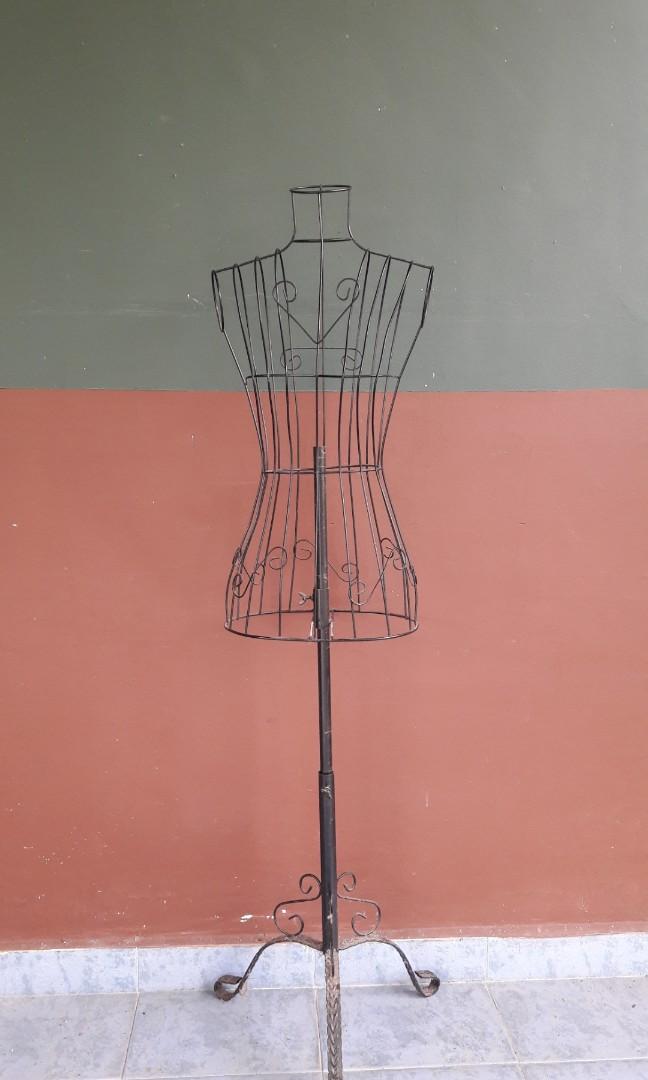 Mannequin, Furniture & Home Living, Furniture, Shelves,