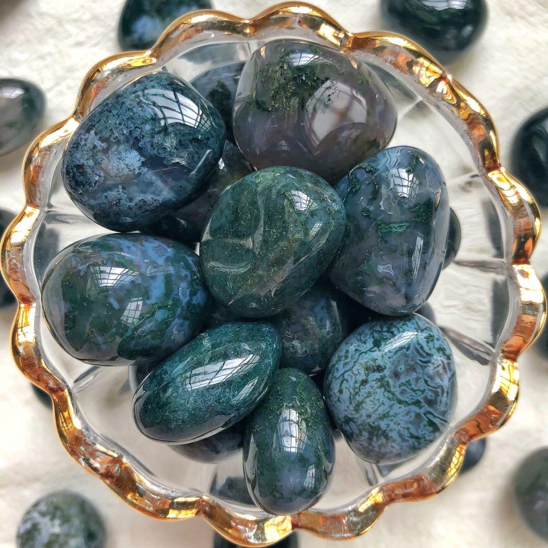 tumbled moss agate