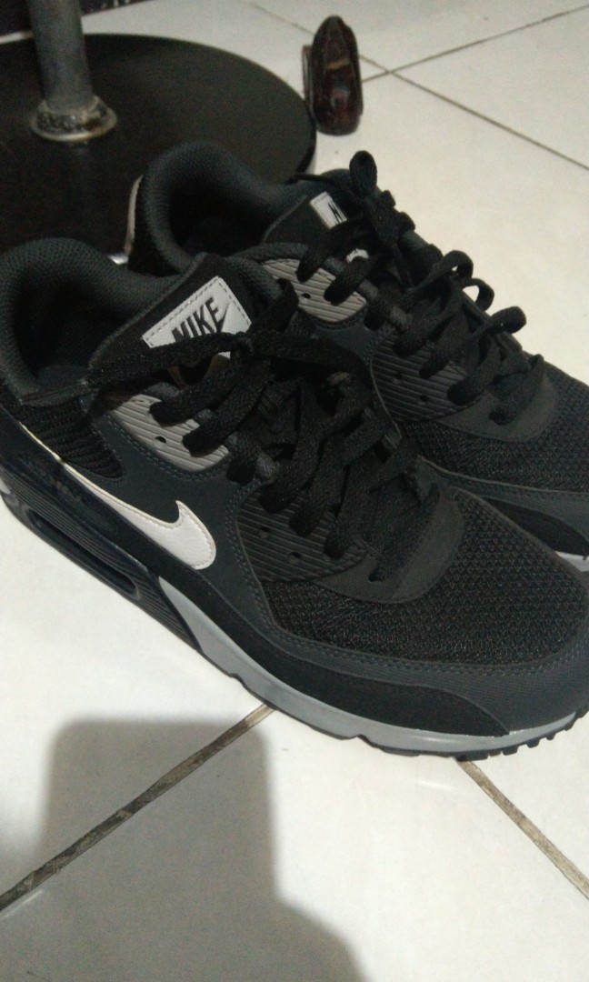 harga sepatu nike airmax