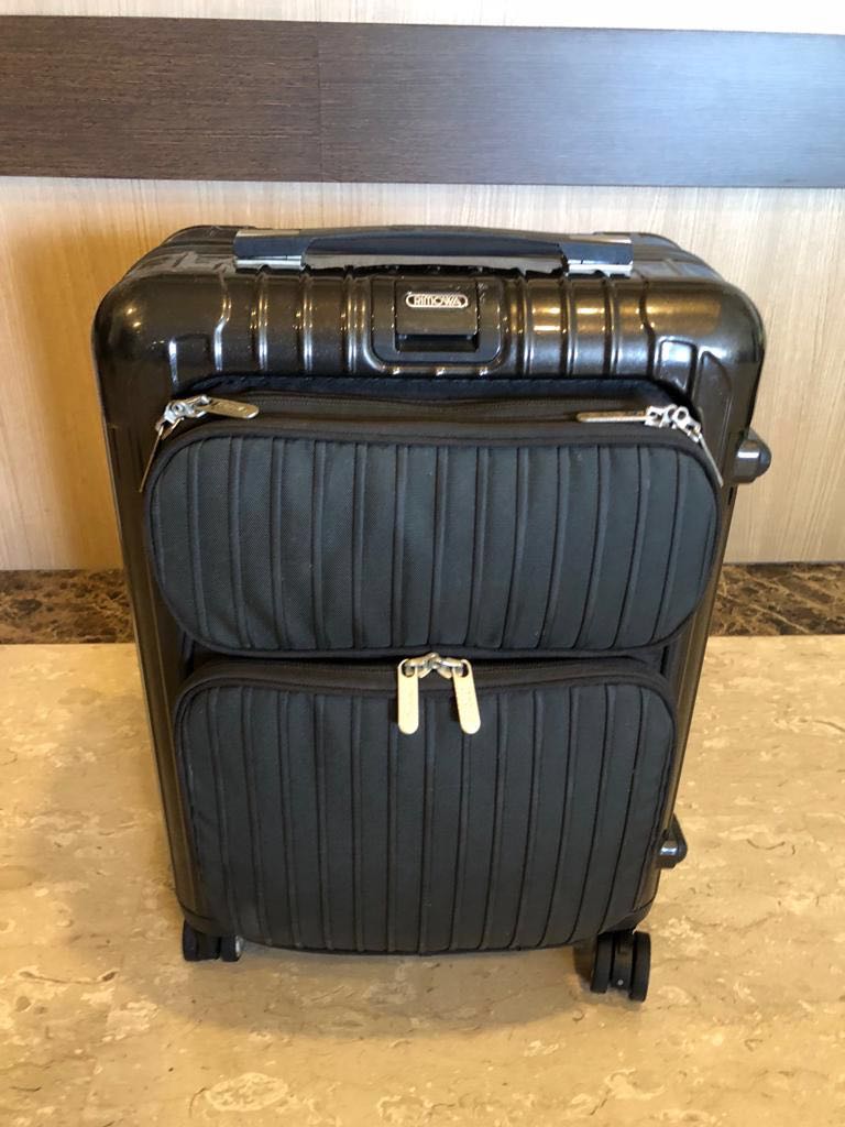 Rimowa salsa deluxe hybrid cabin on sale